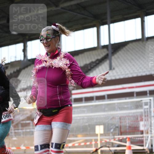 07.12.2025 - St. Pauli X-Mass-Run No. 15 Patografie http://msf.ph/oto/9383879 07.12.2025 10:25:36 Ziel 50, 129, 211, 369, 374, 387, 398, 404, 1069, 2041, 2104, 2149, 2215, 2680, 3742, 3779, 4162, 4164, 4202, 4372, 4373, 4501 meine-sportfotos.de