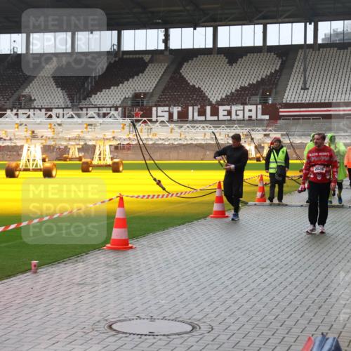 07.12.2025 - St. Pauli X-Mass-Run No. 15 Luisa Fischer http://msf.ph/oto/9383890 07.12.2025 11:27:17 Ziel 979, 2972, 2739, 2026, 205, 209, 1080, 2024, 2026, 2072, 2175, 2176, 2234, 2236, 2237, 2240, 2748, 2749, 2789, 2790, 2813, 2887, 2942, 2972, 2979, 3098, 3099, 4884 meine-sportfotos.de