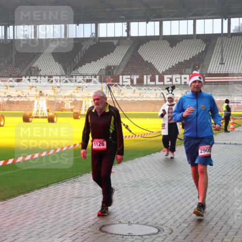 07.12.2025 - St. Pauli X-Mass-Run No. 15 Luisa Fischer http://msf.ph/oto/9383918 07.12.2025 10:13:55 Ziel 2687, 1126, 2905, 88, 970, 1044, 1062, 1126, 1220, 1397, 1699, 1733, 2711, 2712, 2905, 3588, 3589, 4081, 4082, 4083, 4664 meine-sportfotos.de
