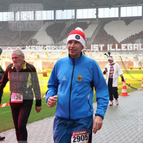 07.12.2025 - St. Pauli X-Mass-Run No. 15 Luisa Fischer http://msf.ph/oto/9383935 07.12.2025 10:13:57 Ziel 15, 1126, 5, 2905, 88, 970, 1044, 1062, 1126, 1220, 1699, 1733, 2711, 2712, 2905, 2951, 3588, 3589, 4081, 4082, 4083, 4664 meine-sportfotos.de