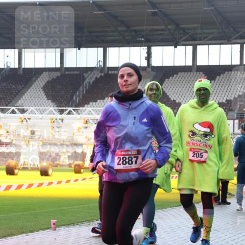 07.12.2025 - St. Pauli X-Mass-Run No. 15 Luisa Fischer http://msf.ph/oto/9383942 07.12.2025 11:27:28 Ziel 15, 2887, 205, 2979, 205, 209, 1080, 1772, 2024, 2026, 2072, 2175, 2176, 2234, 2236, 2237, 2240, 2748, 2749, 2789, 2790, 2813, 2887, 2942, 2972, 2979, 2995, 2999, 3004, 3098, 3099, 3956, 4647, 4656, 4884 meine-sportfotos.de