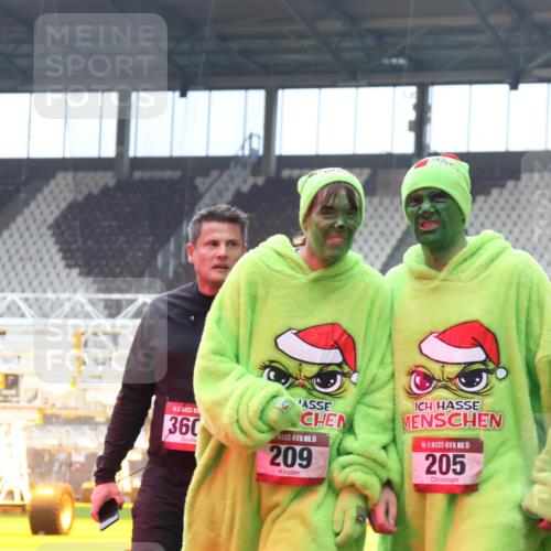07.12.2025 - St. Pauli X-Mass-Run No. 15 Luisa Fischer http://msf.ph/oto/9383946 07.12.2025 11:27:29 Ziel 360, 15, 209, 15, 205, 205, 209, 1080, 1772, 2024, 2026, 2072, 2175, 2176, 2234, 2236, 2237, 2240, 2789, 2790, 2813, 2887, 2942, 2972, 2979, 2995, 2999, 3004, 3098, 3099, 3956, 4647, 4656, 4884 meine-sportfotos.de