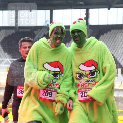 07.12.2025 - St. Pauli X-Mass-Run No. 15 Luisa Fischer http://msf.ph/oto/9383947 07.12.2025 11:27:29 Ziel 36, 15, 209, 15, 20, 205, 209, 1080, 1772, 2024, 2026, 2072, 2175, 2176, 2234, 2236, 2237, 2240, 2789, 2790, 2813, 2887, 2942, 2972, 2979, 2995, 2999, 3004, 3098, 3099, 3956, 4647, 4656, 4884 meine-sportfotos.de