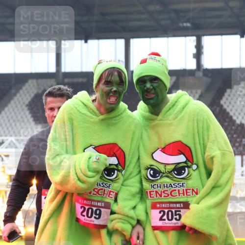 07.12.2025 - St. Pauli X-Mass-Run No. 15 Luisa Fischer http://msf.ph/oto/9383949 07.12.2025 11:27:30 Ziel 15, 209, 15, 205, 35, 36, 205, 209, 1080, 1772, 2024, 2026, 2072, 2175, 2176, 2234, 2236, 2237, 2240, 2789, 2790, 2813, 2887, 2942, 2972, 2979, 2995, 2999, 3004, 3098, 3099, 3956, 4647, 4656, 4884 meine-sportfotos.de
