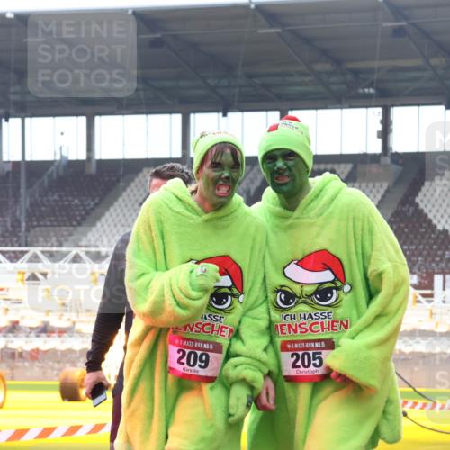 07.12.2025 - St. Pauli X-Mass-Run No. 15 Luisa Fischer http://msf.ph/oto/9383951 07.12.2025 11:27:30 Ziel 15, 209, 15, 205, 35, 36, 205, 209, 1080, 1772, 2024, 2026, 2072, 2175, 2176, 2234, 2236, 2237, 2240, 2789, 2790, 2813, 2887, 2942, 2972, 2979, 2995, 2999, 3004, 3098, 3099, 3956, 4647, 4656, 4884 meine-sportfotos.de