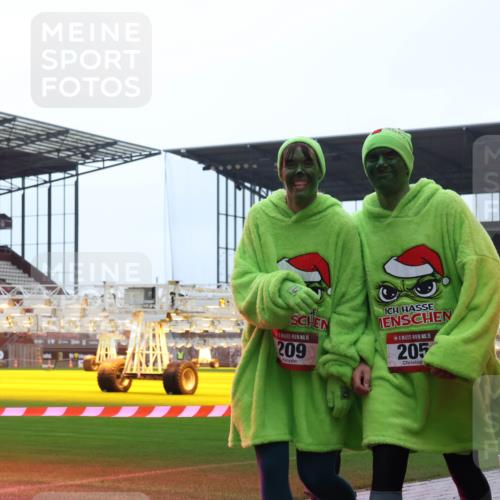 07.12.2025 - St. Pauli X-Mass-Run No. 15 Luisa Fischer http://msf.ph/oto/9383964 07.12.2025 11:27:32 Ziel 15, 209, 15, 205, 2, 35, 36, 205, 209, 1080, 1772, 2024, 2026, 2072, 2175, 2176, 2234, 2236, 2237, 2240, 2789, 2790, 2813, 2887, 2942, 2972, 2979, 2995, 2999, 3004, 3098, 3099, 3956, 4647, 4656, 4884 meine-sportfotos.de
