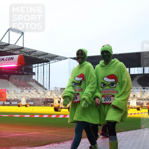 07.12.2025 - St. Pauli X-Mass-Run No. 15 Luisa Fischer http://msf.ph/oto/9383967 07.12.2025 11:27:32 Ziel 5, 09, 15, 205, 2979, 35, 36, 205, 209, 1080, 1772, 2024, 2026, 2072, 2175, 2176, 2234, 2236, 2237, 2240, 2789, 2790, 2813, 2887, 2942, 2972, 2979, 2995, 2999, 3004, 3098, 3099, 3956, 4647, 4656, 4884 meine-sportfotos.de