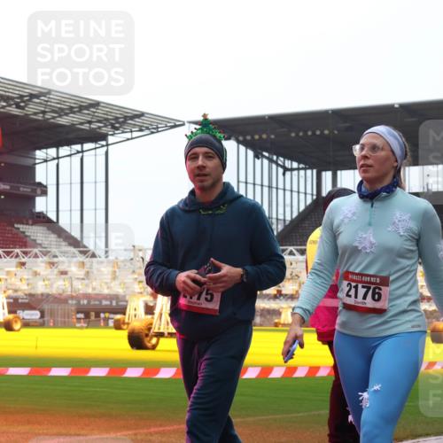 07.12.2025 - St. Pauli X-Mass-Run No. 15 Luisa Fischer http://msf.ph/oto/9383978 07.12.2025 11:27:39 Ziel 0, 1775, 15, 2176, 35, 36, 534, 1080, 1772, 2072, 2175, 2176, 2571, 2572, 2789, 2790, 2887, 2972, 2979, 2995, 2999, 3004, 3098, 3099, 3315, 3956, 4647, 4656 meine-sportfotos.de