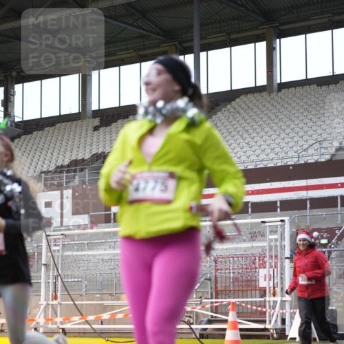 07.12.2025 - St. Pauli X-Mass-Run No. 15 Patografie http://msf.ph/oto/9383981 07.12.2025 10:25:50 Ziel 50, 211, 369, 374, 387, 398, 422, 1069, 1227, 1538, 1561, 1581, 1586, 2041, 2104, 2106, 2149, 2191, 2215, 2896, 3779, 3805, 3910, 3918, 4300, 4301, 4501, 4775, 4782 meine-sportfotos.de