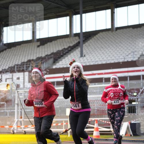 07.12.2025 - St. Pauli X-Mass-Run No. 15 Patografie http://msf.ph/oto/9383986 07.12.2025 10:25:51 Ziel 369, 374, 387, 398, 422, 1227, 1538, 1561, 1581, 1586, 2041, 2104, 2106, 2149, 2191, 2215, 2896, 3779, 3805, 3910, 3918, 4300, 4301, 4492, 4501, 4775, 4782 meine-sportfotos.de