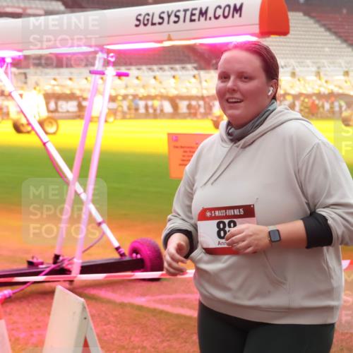 07.12.2025 - St. Pauli X-Mass-Run No. 15 Luisa Fischer http://msf.ph/oto/9383987 07.12.2025 10:14:15 Ziel 15, 89, 88, 970, 1062, 1220, 1699, 2905, 2951, 4371, 4502, 4526 meine-sportfotos.de