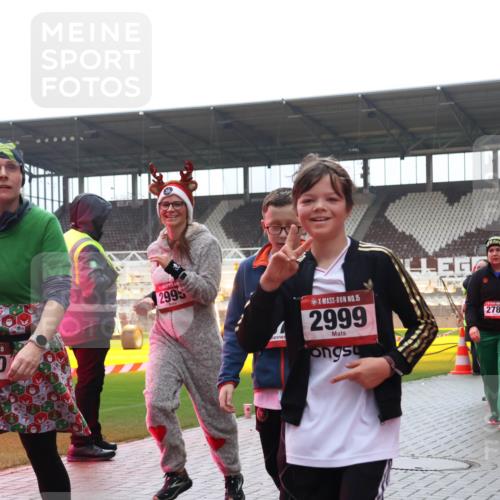 07.12.2025 - St. Pauli X-Mass-Run No. 15 Luisa Fischer http://msf.ph/oto/9383997 07.12.2025 11:27:42 Ziel 2996, 1, 15, 1080, 2995, 15, 2999, 2789, 2790, 35, 36, 534, 1080, 1772, 2072, 2175, 2571, 2572, 2789, 2790, 2887, 2972, 2979, 2995, 2999, 3004, 3098, 3099, 3315, 3956, 4647, 4656 meine-sportfotos.de