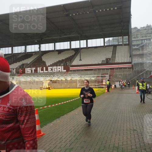 07.12.2025 - St. Pauli X-Mass-Run No. 15 Fabian Wolf http://msf.ph/oto/9384001 07.12.2025 10:11:31 Ziel 1969, 3354, 4499, 4525, 4659, 4661, 4662 meine-sportfotos.de