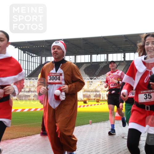 07.12.2025 - St. Pauli X-Mass-Run No. 15 Luisa Fischer http://msf.ph/oto/9384010 07.12.2025 11:27:45 Ziel 36, 3004, 4647, 2789, 35, 35, 2790, 35, 36, 534, 776, 790, 1080, 1772, 2072, 2571, 2572, 2623, 2789, 2790, 2887, 2972, 2979, 2995, 2999, 3004, 3098, 3099, 3315, 3956, 4647, 4656 meine-sportfotos.de