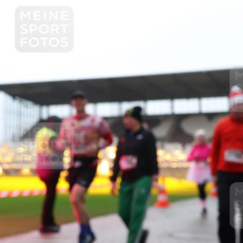 07.12.2025 - St. Pauli X-Mass-Run No. 15 Luisa Fischer http://msf.ph/oto/9384015 07.12.2025 11:27:46 Ziel 35, 36, 407, 534, 776, 790, 1080, 1772, 2072, 2571, 2572, 2623, 2789, 2790, 2887, 2995, 2999, 3004, 3098, 3099, 3315, 3956, 4647, 4656 meine-sportfotos.de