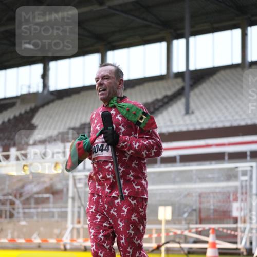 07.12.2025 - St. Pauli X-Mass-Run No. 15 Patografie http://msf.ph/oto/9384017 07.12.2025 10:26:04 Ziel 422, 1561, 3805, 4044, 4492, 4775, 4782 meine-sportfotos.de