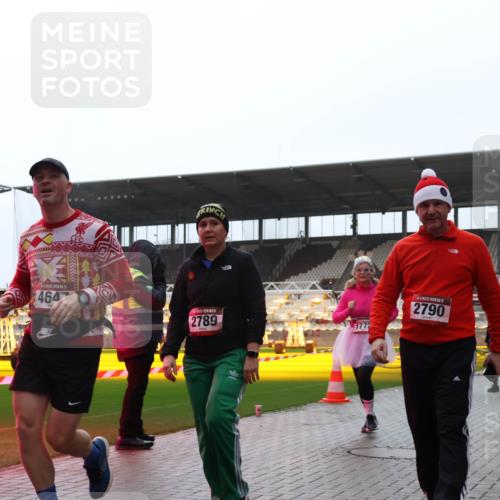 07.12.2025 - St. Pauli X-Mass-Run No. 15 Luisa Fischer http://msf.ph/oto/9384019 07.12.2025 11:27:46 Ziel 5, 464, 2789, 5, 2790, 35, 36, 407, 534, 776, 790, 1080, 1772, 2072, 2571, 2572, 2623, 2789, 2790, 2887, 2995, 2999, 3004, 3098, 3099, 3315, 3956, 4647, 4656 meine-sportfotos.de