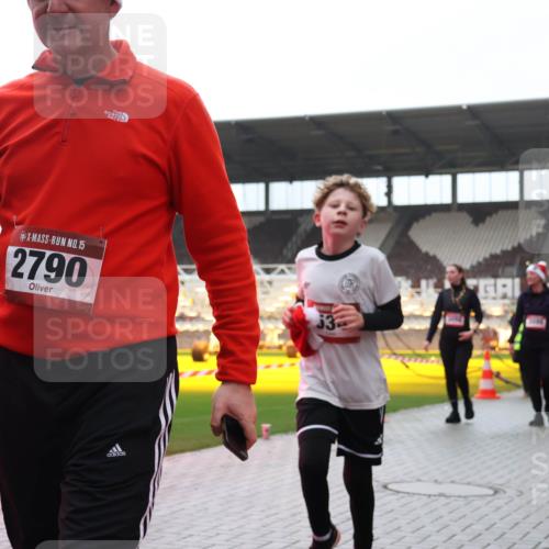 07.12.2025 - St. Pauli X-Mass-Run No. 15 Luisa Fischer http://msf.ph/oto/9384030 07.12.2025 11:27:49 Ziel 15, 2790, 53, 35, 36, 407, 534, 776, 790, 1080, 1772, 2072, 2567, 2571, 2572, 2623, 2790, 2887, 2995, 2999, 3004, 3098, 3099, 3315, 3956, 4647, 4656 meine-sportfotos.de