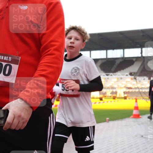 07.12.2025 - St. Pauli X-Mass-Run No. 15 Luisa Fischer http://msf.ph/oto/9384035 07.12.2025 11:27:49 Ziel 15, 2790, 5, 35, 36, 407, 534, 776, 790, 1080, 1772, 2072, 2567, 2571, 2572, 2623, 2790, 2887, 2995, 2999, 3004, 3098, 3099, 3315, 3956, 4647, 4656 meine-sportfotos.de