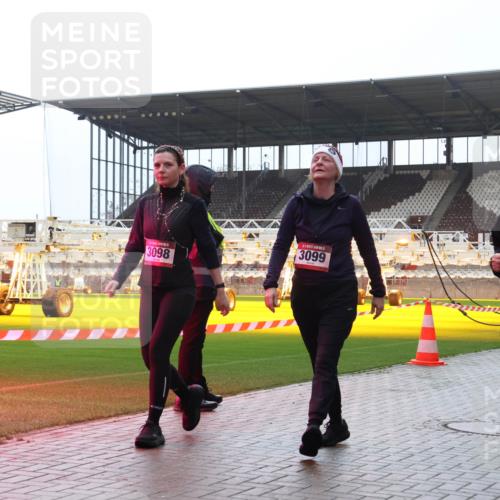 07.12.2025 - St. Pauli X-Mass-Run No. 15 Luisa Fischer http://msf.ph/oto/9384041 07.12.2025 11:27:54 Ziel 3098, 3099, 3956, 35, 36, 407, 534, 776, 790, 1772, 2567, 2571, 2572, 2623, 2887, 2995, 2999, 3004, 3098, 3099, 3315, 3956, 4647, 4656 meine-sportfotos.de