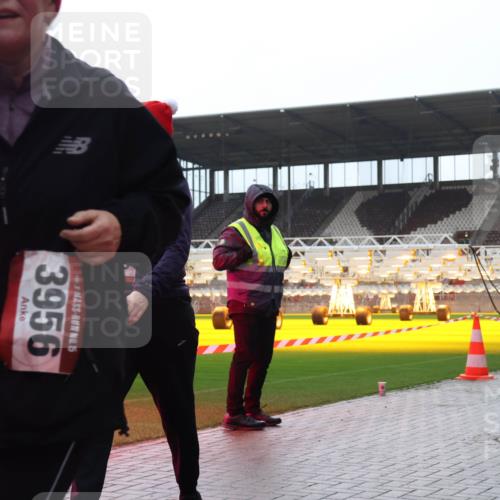 07.12.2025 - St. Pauli X-Mass-Run No. 15 Luisa Fischer http://msf.ph/oto/9384048 07.12.2025 11:27:55 Ziel 15, 3956, 35, 36, 407, 534, 776, 790, 1772, 2567, 2571, 2572, 2623, 2887, 2995, 2999, 3004, 3098, 3099, 3315, 3956, 4647, 4656 meine-sportfotos.de