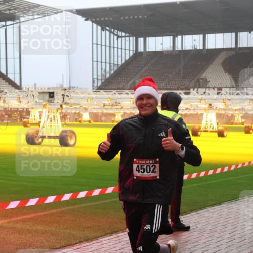 07.12.2025 - St. Pauli X-Mass-Run No. 15 Luisa Fischer http://msf.ph/oto/9384052 07.12.2025 10:14:25 Ziel 15, 4502, 1044, 88, 174, 970, 1699, 2905, 2951, 3243, 4371, 4489, 4502, 4526 meine-sportfotos.de