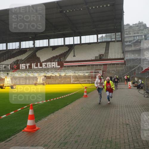 07.12.2025 - St. Pauli X-Mass-Run No. 15 Fabian Wolf http://msf.ph/oto/9384054 07.12.2025 10:11:37 Ziel 670, 2909, 3085, 3909, 4659, 4661, 4662 meine-sportfotos.de