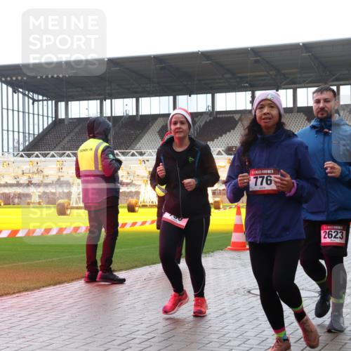 07.12.2025 - St. Pauli X-Mass-Run No. 15 Luisa Fischer http://msf.ph/oto/9384063 07.12.2025 11:28:08 Ziel 15, 776, 2623, 407, 35, 36, 407, 534, 776, 790, 1082, 1772, 2192, 2196, 2567, 2571, 2572, 2623, 2655, 2930, 2980, 2995, 2999, 3004, 3027, 3315, 3956, 4647, 4656 meine-sportfotos.de