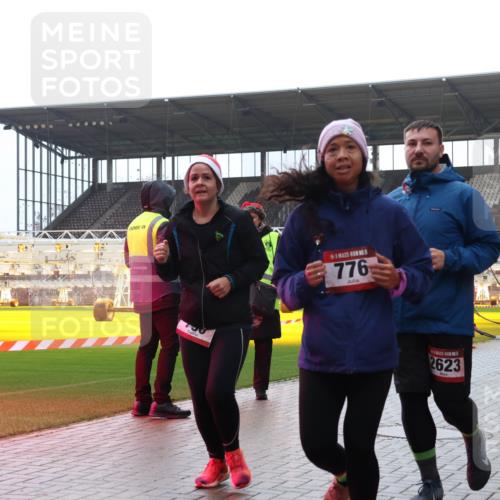 07.12.2025 - St. Pauli X-Mass-Run No. 15 Luisa Fischer http://msf.ph/oto/9384066 07.12.2025 11:28:08 Ziel 776, 2623, 407, 35, 36, 407, 534, 776, 790, 1082, 1772, 2192, 2196, 2567, 2571, 2572, 2623, 2655, 2930, 2980, 2995, 2999, 3004, 3027, 3315, 3956, 4647, 4656 meine-sportfotos.de