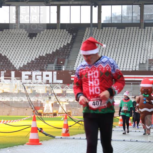 07.12.2025 - St. Pauli X-Mass-Run No. 15 Luisa Fischer http://msf.ph/oto/9384071 07.12.2025 11:28:10 Ziel 407, 2572, 35, 36, 407, 534, 776, 790, 1082, 1772, 2138, 2139, 2192, 2196, 2567, 2571, 2572, 2623, 2655, 2930, 2980, 2995, 3004, 3027, 3315, 3956, 4647, 4656 meine-sportfotos.de