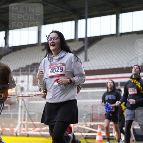 07.12.2025 - St. Pauli X-Mass-Run No. 15 Patografie http://msf.ph/oto/9384073 07.12.2025 10:26:17 Ziel 23, 28, 368, 1638, 1639, 2068, 2518, 2648, 2649, 2922, 3698, 3699, 4044, 4093, 4448, 4460, 4461, 4469, 4481, 4529, 4532, 4699, 4703, 4709, 5010 meine-sportfotos.de