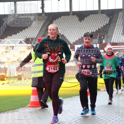 07.12.2025 - St. Pauli X-Mass-Run No. 15 Luisa Fischer http://msf.ph/oto/9384095 07.12.2025 11:28:22 Ziel 2192, 2196, 567, 2572, 407, 534, 776, 790, 1082, 2138, 2139, 2163, 2192, 2196, 2567, 2571, 2572, 2623, 2655, 2930, 2980, 3027, 3057, 3063, 3074, 3315, 3599, 4644, 4653, 4655 meine-sportfotos.de