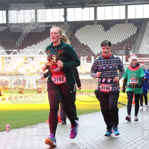 07.12.2025 - St. Pauli X-Mass-Run No. 15 Luisa Fischer http://msf.ph/oto/9384096 07.12.2025 11:28:22 Ziel 15, 2192, 2196, 2572, 3027, 407, 534, 776, 790, 1082, 2138, 2139, 2163, 2192, 2196, 2567, 2571, 2572, 2623, 2655, 2930, 2980, 3027, 3057, 3063, 3074, 3315, 3599, 4644, 4653, 4655 meine-sportfotos.de