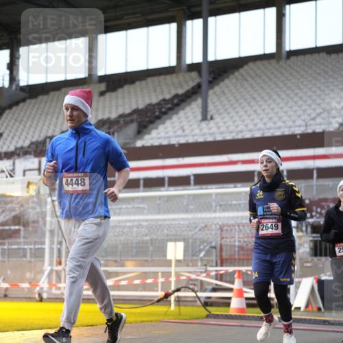 07.12.2025 - St. Pauli X-Mass-Run No. 15 Patografie http://msf.ph/oto/9384098 07.12.2025 10:26:20 Ziel 23, 28, 368, 1396, 1638, 1639, 2068, 2518, 2648, 2649, 2922, 3698, 3699, 4093, 4448, 4460, 4461, 4469, 4481, 4506, 4512, 4529, 4532, 4699, 4703, 4709, 5010 meine-sportfotos.de