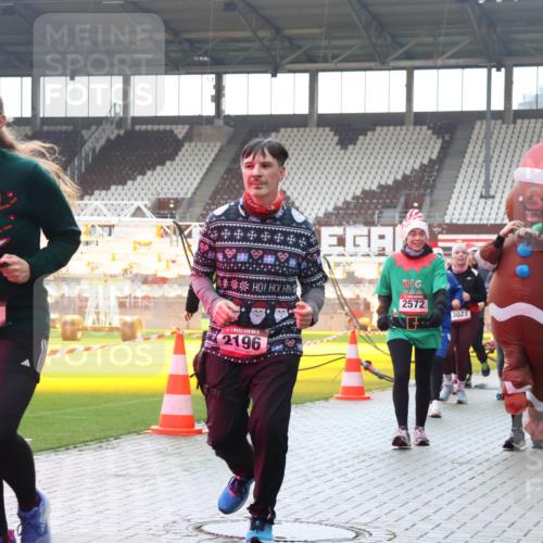 07.12.2025 - St. Pauli X-Mass-Run No. 15 Luisa Fischer http://msf.ph/oto/9384103 07.12.2025 11:28:23 Ziel 2192, 2196, 2572, 3027, 2567, 2980, 407, 534, 776, 790, 1082, 2138, 2139, 2163, 2192, 2196, 2567, 2571, 2572, 2623, 2655, 2930, 2980, 3027, 3057, 3063, 3074, 3315, 3599, 4644, 4653, 4655 meine-sportfotos.de