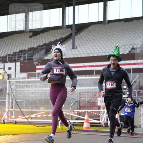 07.12.2025 - St. Pauli X-Mass-Run No. 15 Patografie http://msf.ph/oto/9384120 07.12.2025 10:26:23 Ziel 23, 28, 368, 1396, 1638, 1639, 2068, 2518, 2648, 2649, 2922, 3698, 3699, 4093, 4448, 4460, 4461, 4469, 4481, 4506, 4512, 4529, 4532, 4699, 4703, 4709, 5010 meine-sportfotos.de