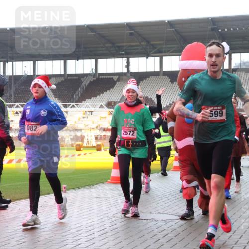 07.12.2025 - St. Pauli X-Mass-Run No. 15 Luisa Fischer http://msf.ph/oto/9384124 07.12.2025 11:28:27 Ziel 20, 1082, 2572, 15, 599, 2980, 407, 776, 790, 1082, 2138, 2139, 2162, 2163, 2164, 2192, 2196, 2567, 2623, 2655, 2930, 2980, 3027, 3057, 3063, 3074, 3599, 3670, 4644, 4653, 4655 meine-sportfotos.de