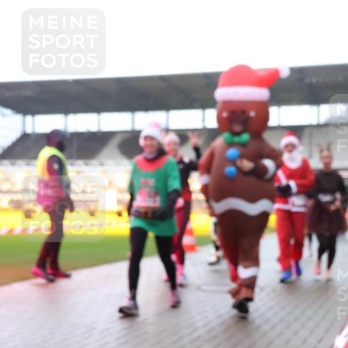 07.12.2025 - St. Pauli X-Mass-Run No. 15 Luisa Fischer http://msf.ph/oto/9384135 07.12.2025 11:28:29 Ziel 407, 776, 790, 1082, 2138, 2139, 2162, 2163, 2164, 2192, 2196, 2567, 2623, 2655, 2930, 2980, 3027, 3057, 3063, 3074, 3599, 3670, 4644, 4653, 4655 meine-sportfotos.de