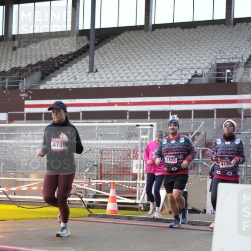 07.12.2025 - St. Pauli X-Mass-Run No. 15 Patografie http://msf.ph/oto/9384149 07.12.2025 10:26:39 Ziel 3771, 3787, 3792, 3828, 4185, 4506, 4512, 4705 meine-sportfotos.de