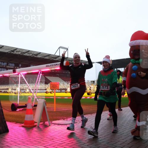 07.12.2025 - St. Pauli X-Mass-Run No. 15 Luisa Fischer http://msf.ph/oto/9384150 07.12.2025 11:28:31 Ziel 3027, 2572, 2930, 407, 776, 790, 1082, 2138, 2139, 2162, 2163, 2164, 2192, 2196, 2567, 2623, 2655, 2930, 2980, 3027, 3057, 3063, 3074, 3599, 3670, 4644, 4653, 4655 meine-sportfotos.de