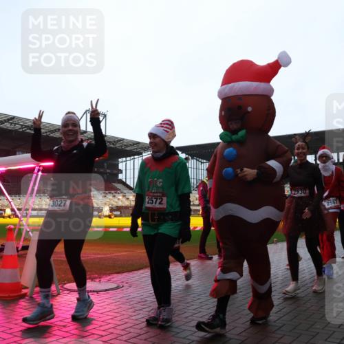07.12.2025 - St. Pauli X-Mass-Run No. 15 Luisa Fischer http://msf.ph/oto/9384152 07.12.2025 11:28:31 Ziel 2930, 3027, 2572, 2567, 2980, 5, 407, 776, 790, 1082, 2138, 2139, 2162, 2163, 2164, 2192, 2196, 2567, 2623, 2655, 2930, 2980, 3027, 3057, 3063, 3074, 3599, 3670, 4644, 4653, 4655 meine-sportfotos.de