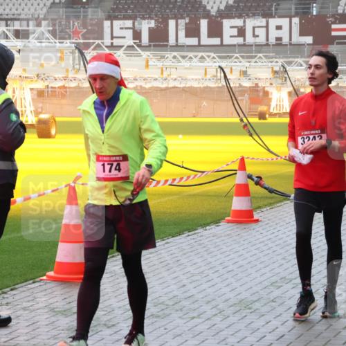 07.12.2025 - St. Pauli X-Mass-Run No. 15 Luisa Fischer http://msf.ph/oto/9384158 07.12.2025 10:14:39 Ziel 5, 3242, 174, 174, 352, 1158, 2564, 2617, 2618, 2864, 2951, 3243, 4371, 4489, 4502, 4526, 4545 meine-sportfotos.de