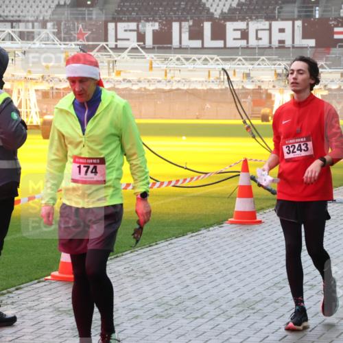 07.12.2025 - St. Pauli X-Mass-Run No. 15 Luisa Fischer http://msf.ph/oto/9384160 07.12.2025 10:14:39 Ziel 174, 1, 15, 3243, 174, 352, 1158, 2564, 2617, 2618, 2864, 2951, 3243, 4371, 4489, 4502, 4526, 4545 meine-sportfotos.de