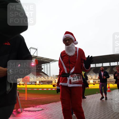 07.12.2025 - St. Pauli X-Mass-Run No. 15 Luisa Fischer http://msf.ph/oto/9384171 07.12.2025 11:28:34 Ziel 5, 2567, 3063, 407, 1082, 2138, 2139, 2162, 2163, 2164, 2192, 2196, 2567, 2655, 2808, 2845, 2930, 2980, 3027, 3057, 3063, 3074, 3599, 3670, 4644, 4653, 4655 meine-sportfotos.de