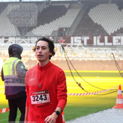 07.12.2025 - St. Pauli X-Mass-Run No. 15 Luisa Fischer http://msf.ph/oto/9384179 07.12.2025 10:14:43 Ziel 15, 3243, 174, 352, 1158, 2564, 2617, 2618, 2864, 2951, 3243, 4371, 4489, 4502, 4508, 4526, 4545 meine-sportfotos.de