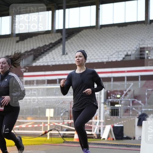 07.12.2025 - St. Pauli X-Mass-Run No. 15 Patografie http://msf.ph/oto/9384187 07.12.2025 10:26:42 Ziel 3771, 3787, 3792, 3828, 4185, 4384, 4705 meine-sportfotos.de