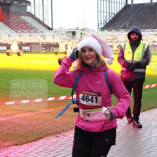 07.12.2025 - St. Pauli X-Mass-Run No. 15 Luisa Fischer http://msf.ph/oto/9384212 07.12.2025 11:28:59 Ziel 15, 4641, 670, 1897, 1917, 1919, 1920, 1921, 2038, 2162, 2163, 2164, 2383, 2426, 2427, 2431, 2495, 2707, 2709, 2774, 2808, 2845, 3057, 3063, 3074, 3234, 3599, 3670, 4641, 4644, 4653, 4655, 4818, 4832, 4837, 4838 meine-sportfotos.de
