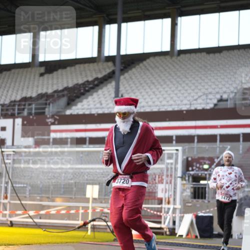 07.12.2025 - St. Pauli X-Mass-Run No. 15 Patografie http://msf.ph/oto/9384223 07.12.2025 10:26:57 Ziel 159, 1468, 1472, 3720, 3771, 3787, 4334, 4353, 4384 meine-sportfotos.de