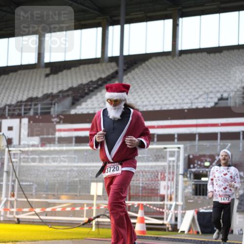 07.12.2025 - St. Pauli X-Mass-Run No. 15 Patografie http://msf.ph/oto/9384227 07.12.2025 10:26:57 Ziel 159, 1468, 1472, 3720, 3771, 3787, 4334, 4353, 4384 meine-sportfotos.de