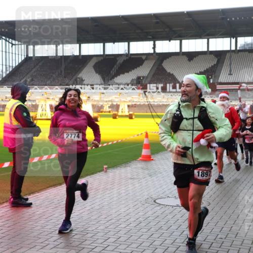 07.12.2025 - St. Pauli X-Mass-Run No. 15 Luisa Fischer http://msf.ph/oto/9384241 07.12.2025 11:29:08 Ziel 2774, 1897, 1921, 4818, 1897, 1917, 1919, 1920, 1921, 2038, 2162, 2163, 2164, 2189, 2190, 2383, 2426, 2427, 2431, 2495, 2707, 2709, 2774, 2808, 2845, 3234, 3599, 3670, 4641, 4818, 4832, 4837, 4838 meine-sportfotos.de